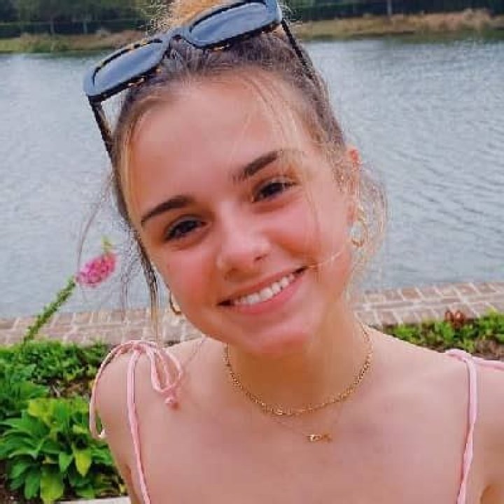 Abby Carlisle - Bio, Age, Career, Net Worth, Height, Single, Facts