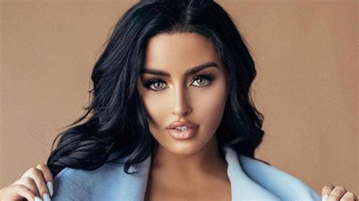 Abigail Ratchford - Bio, Age, Height, Single, Nationality, Career, Wiki