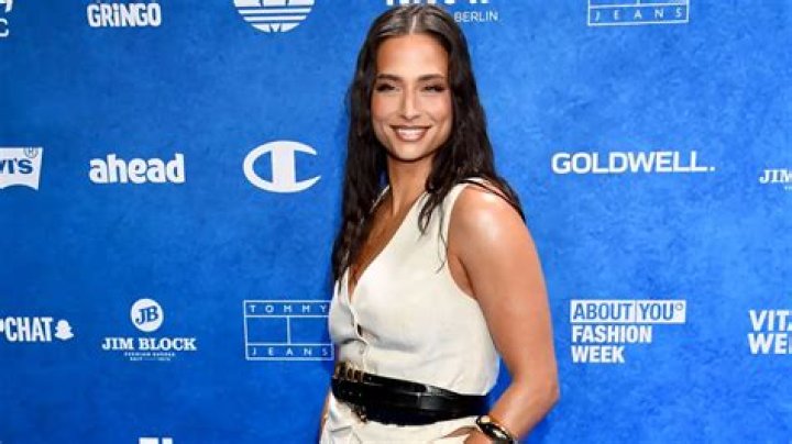 Amira Harvey - Bio, Age, Net Worth, Height, Single, Nationality, Career