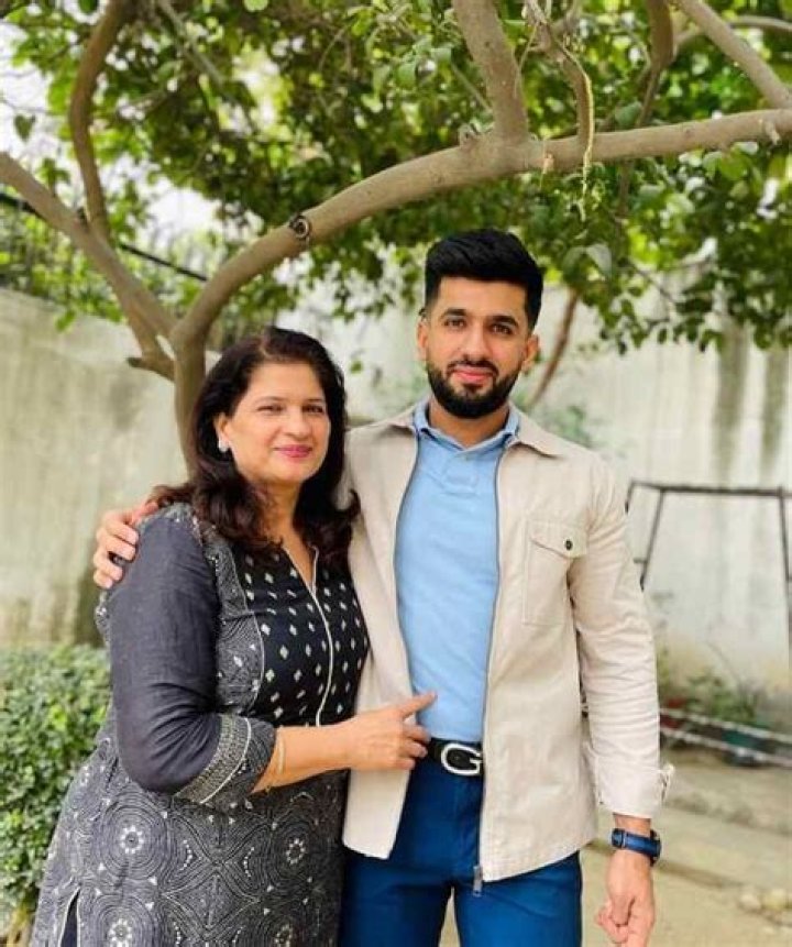 Anmol Kwatra - Bio, Age, Net Worth, Height, Single, Nationality, Career
