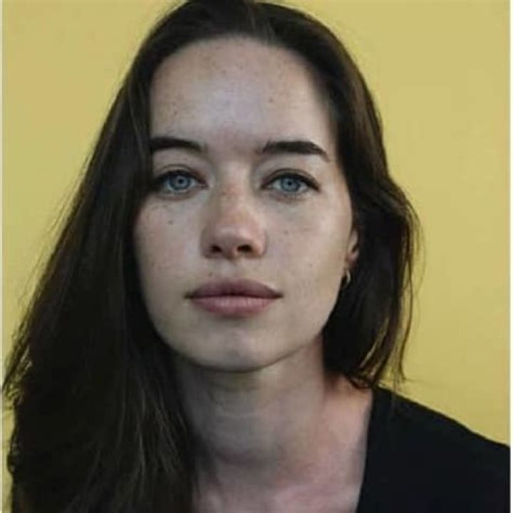 Anna Popplewell - Bio, Age, Career, Height, Net Worth, Facts