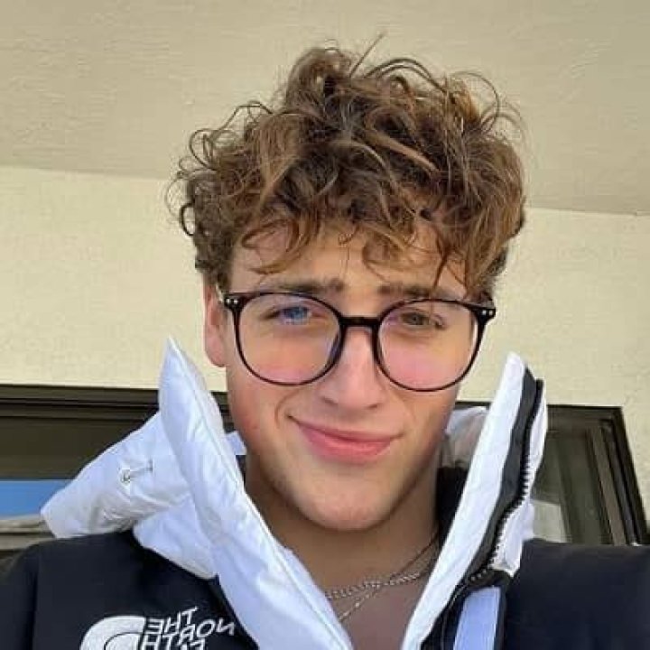 Benson Boone - Bio, Career, Age, Net Worth, Nationality, Facts