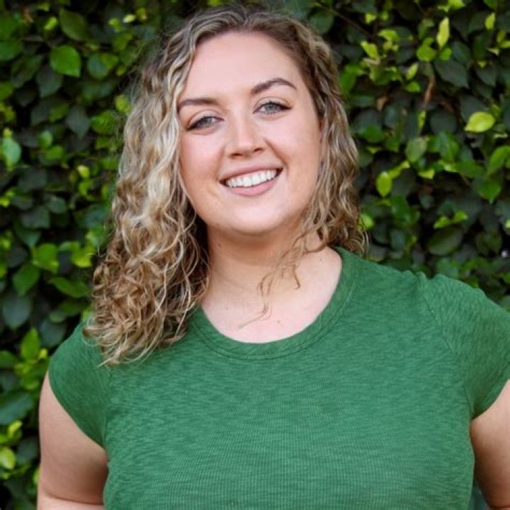 Brenda Casey - Bio, Age, Married, Nationality, Body Measurement, Career