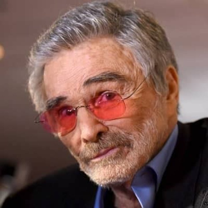 Burt Reynolds - Bio, Age, Net Worth, Height, Divorce, Nationality, Body Measurement, Career