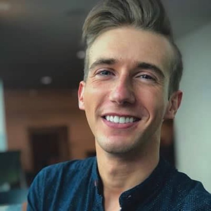 Dylan Hollis - Bio, Career, Age, Net Worth, Height, Facts