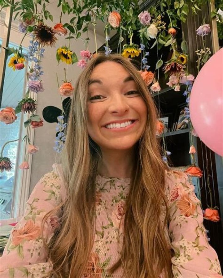 Emma Mae Jenkins - Bio, Age, Height, Net Worth, Facts