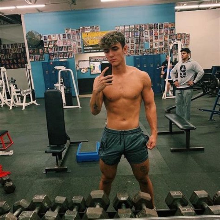 Harvey Elliott - Bio, Age, Height, Single, Nationality, Body Measurement, Career