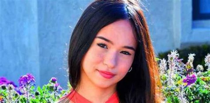 Holly Taylor - Bio, Age, Career, Net Worth, Height, Facts