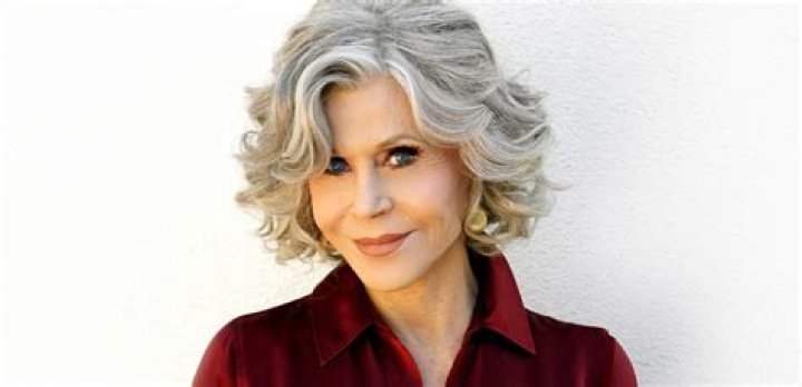 Jane Fonda - Bio, Age, Net Worth, Height, Single, Nationality, Body Measurement, Career