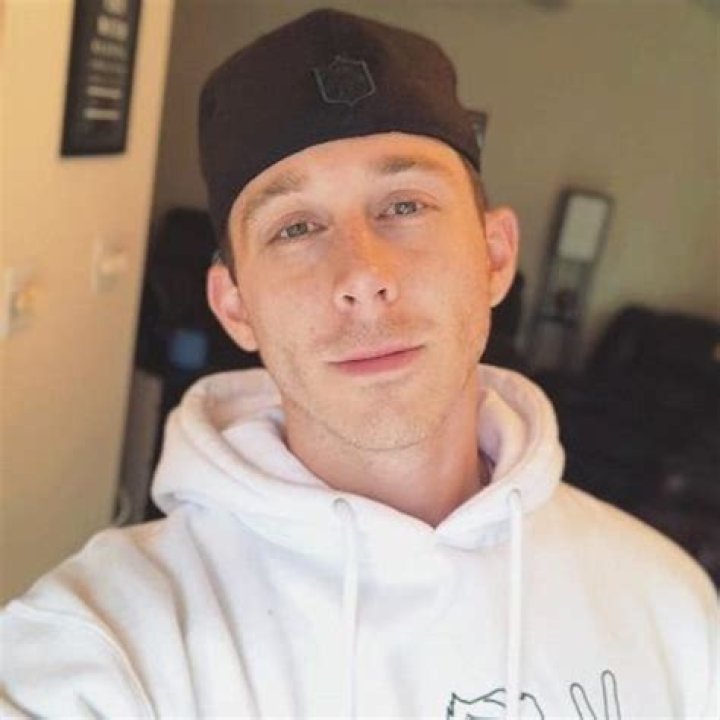 Ryan Abe - Bio, Age, Single, Nationality, Body Measurement, Career