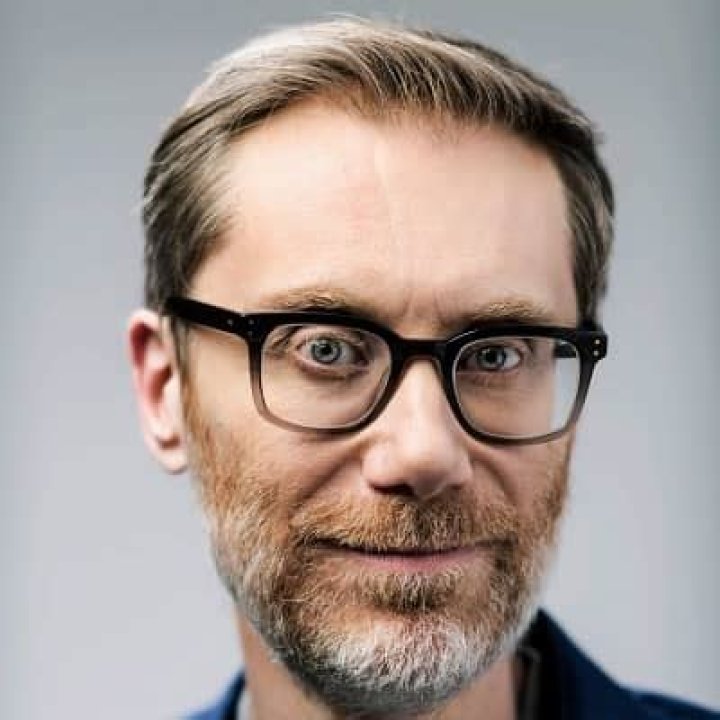 Stephen Merchant - Bio, Career, In Relation, Net Worth, Facts
